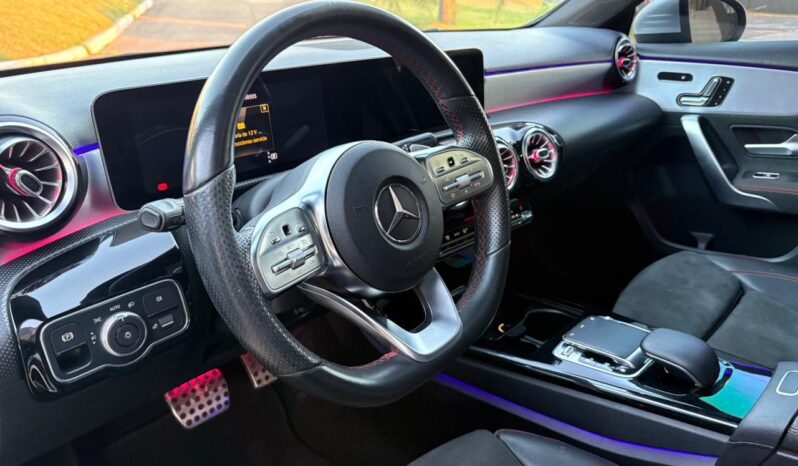 
								MERCEDES BENZ A250 AMG-LINE completo									