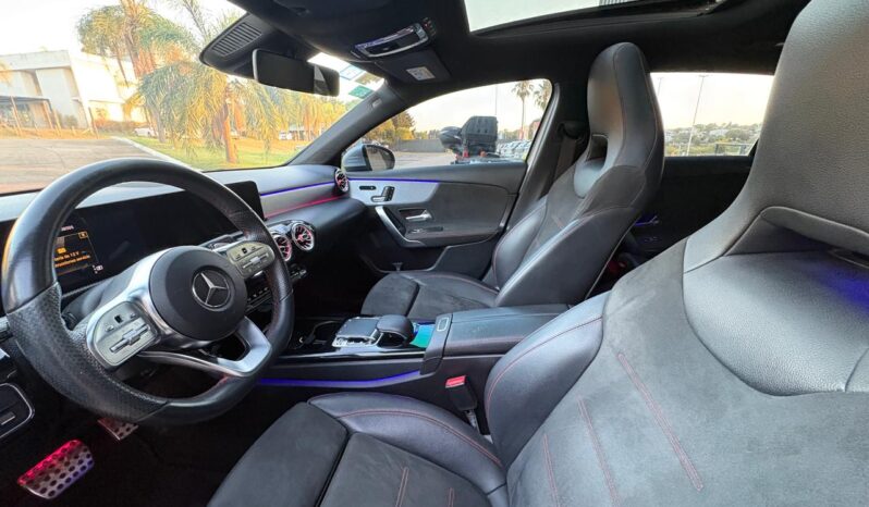 
								MERCEDES BENZ A250 AMG-LINE completo									