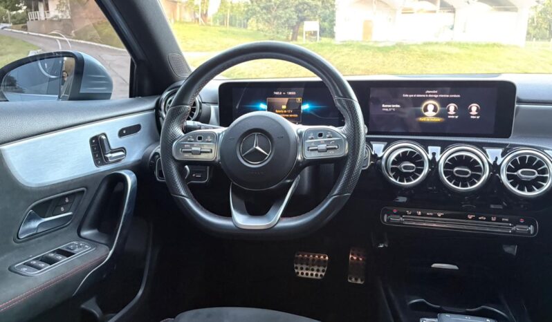 
								MERCEDES BENZ A250 AMG-LINE completo									