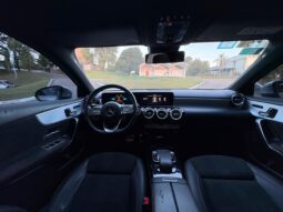 
										MERCEDES BENZ A250 AMG-LINE completo									