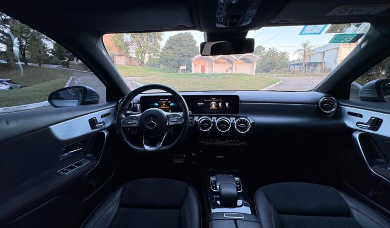 
								MERCEDES BENZ A250 AMG-LINE completo									