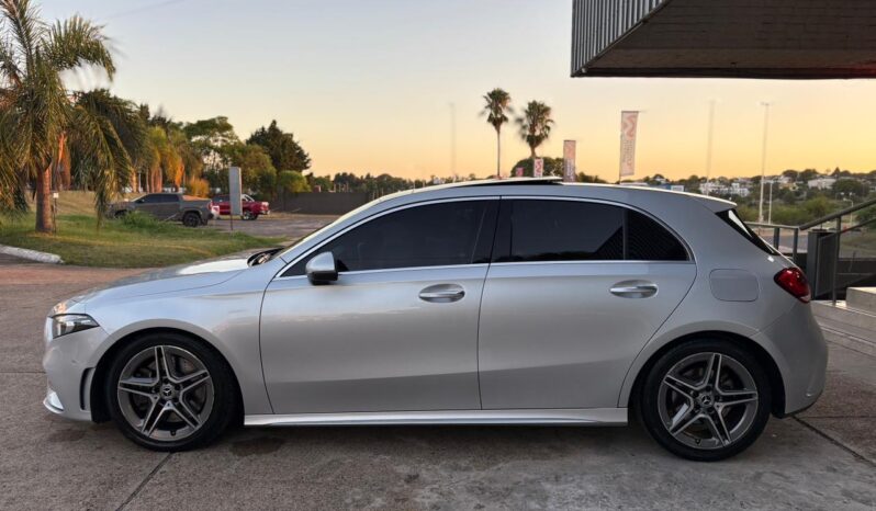
								MERCEDES BENZ A250 AMG-LINE completo									
