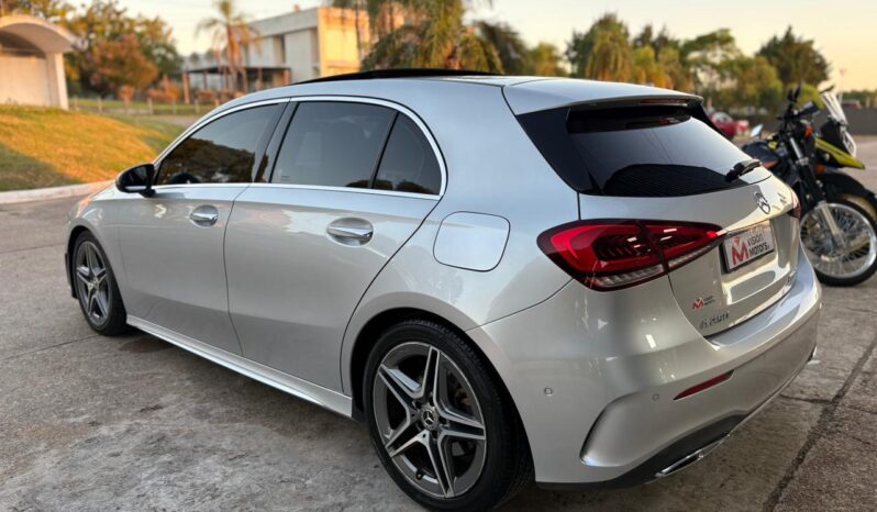 
								MERCEDES BENZ A250 AMG-LINE completo									