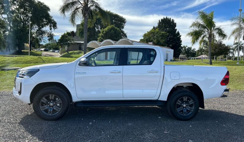 
								TOYOTA HILUX 2.8 SRV AT ¡¡0KM!! versiones 4X4 y 4X2. completo									