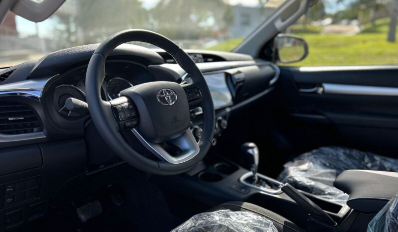 
								TOYOTA HILUX 2.8 SRV AT ¡¡0KM!! versiones 4X4 y 4X2. completo									