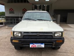 
										TOYOTA Hilux 4×2 Cabina Doble DLX completo									