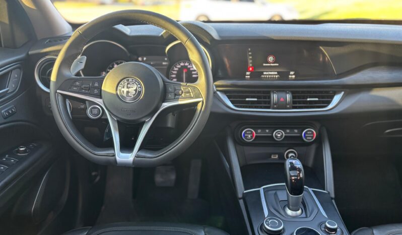 
								ALFA ROMEO Stelvio 200CV Distinctive completo									