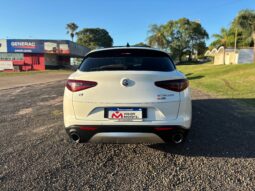 
										ALFA ROMEO Stelvio 200CV Distinctive completo									