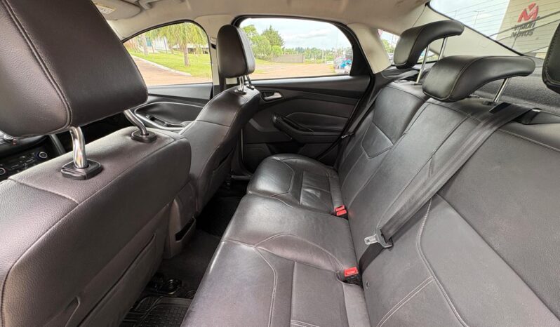 
								FORD Focus 2.0 SE MT 4p completo									