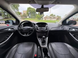 FORD Focus 2.0 SE MT 4p