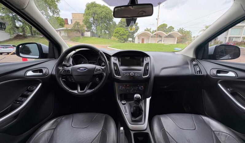 
								FORD Focus 2.0 SE MT 4p completo									