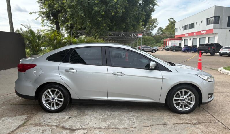 
								FORD Focus 2.0 SE MT 4p completo									