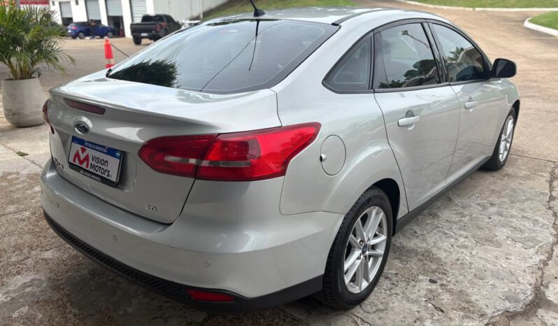 
								FORD Focus 2.0 SE MT 4p completo									
