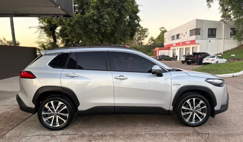 
								TOYOTA Corolla Cross SEG HV 1.8 ECVT completo									