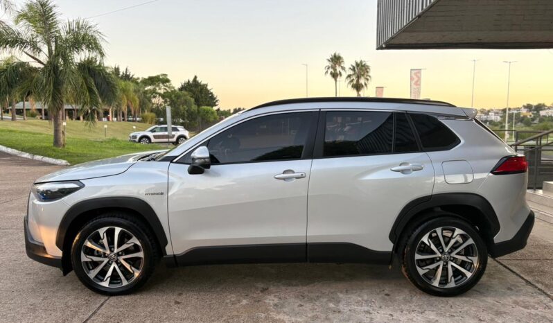 
								TOYOTA Corolla Cross SEG HV 1.8 ECVT completo									