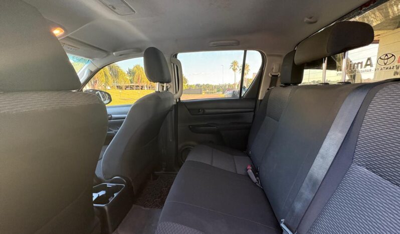 
								TOYOTA Hilux 4×2 DX 2.4 TDI MT completo									