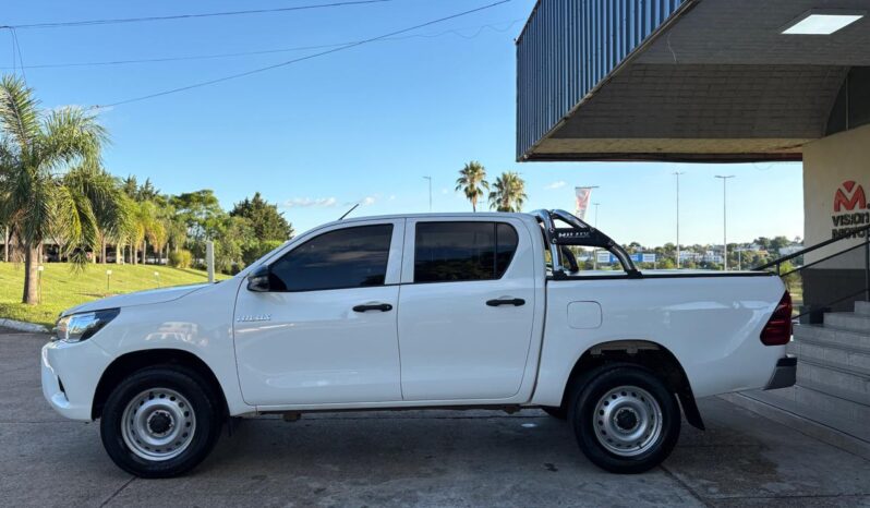 
								TOYOTA Hilux 4×2 DX 2.4 TDI MT completo									