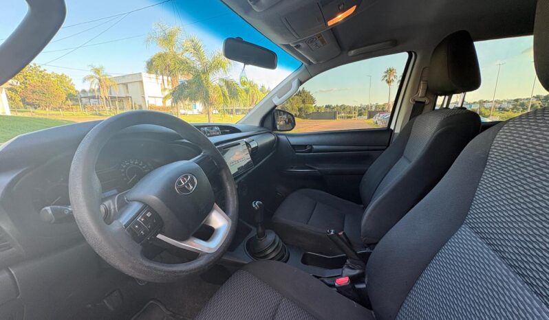 
								TOYOTA Hilux 4×2 DX 2.4 TDI MT completo									