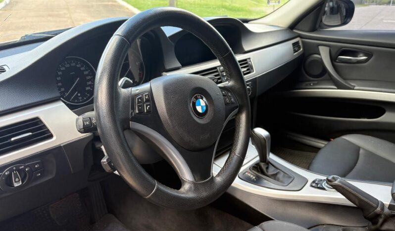 
								BMW 325I Executive completo									