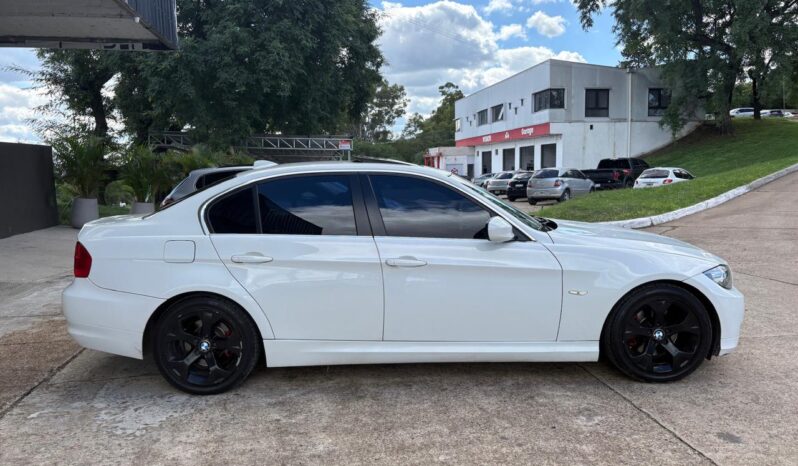 
								BMW 325I Executive completo									