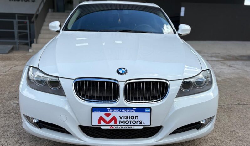 
								BMW 325I Executive completo									
