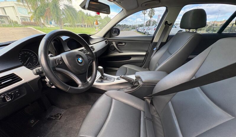 
								BMW 325I Executive completo									
