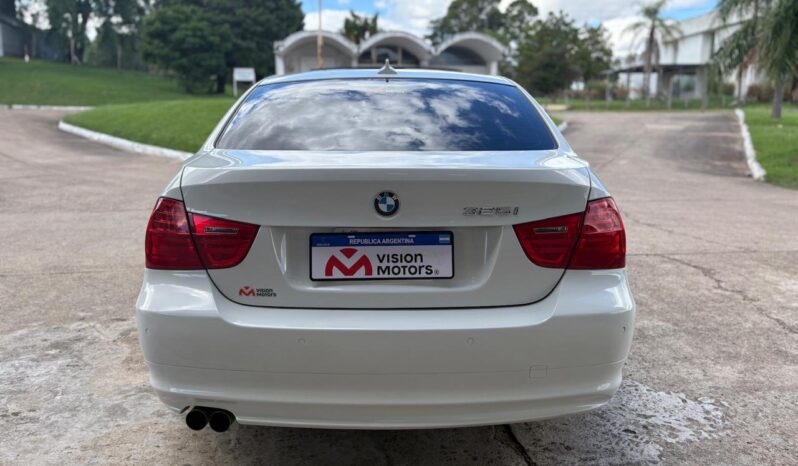 
								BMW 325I Executive completo									