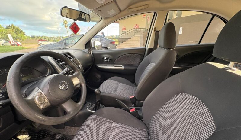 
								NISSAN March Sense Pure Drive completo									