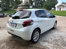 
										PEUGEOT 208 Allure 1.6 completo									