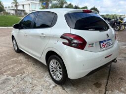 
										PEUGEOT 208 Allure 1.6 completo									