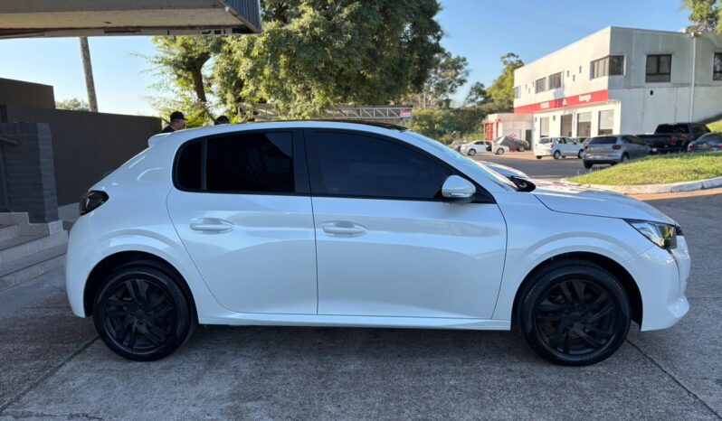 
								PEUGEOT 208 Allure 1.6 completo									