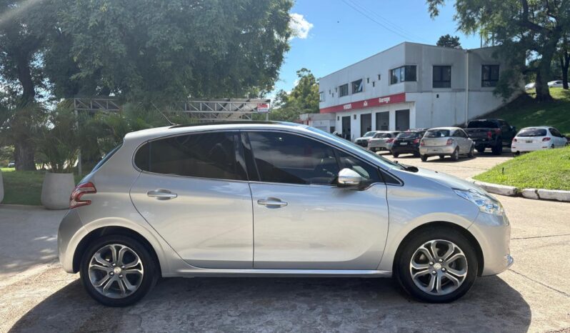 
								PEUGEOT 208 Feline 1.6 Pack Cuir completo									