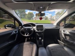 
										PEUGEOT 208 Feline 1.6 Pack Cuir completo									