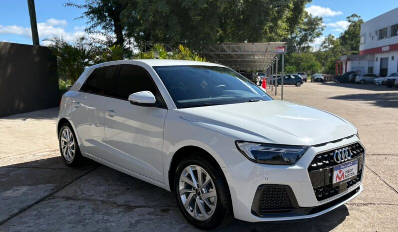 
								AUDI A1 30Tsi Sportback completo									