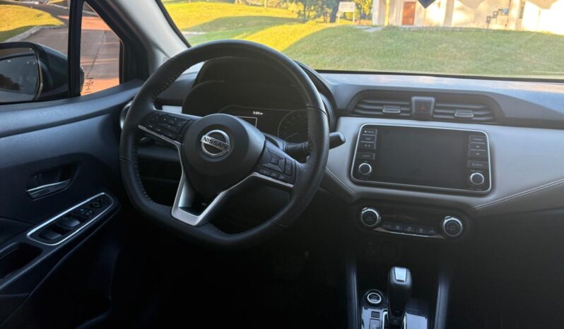 
								NISSAN Versa 1.6 Exclusive CVT completo									