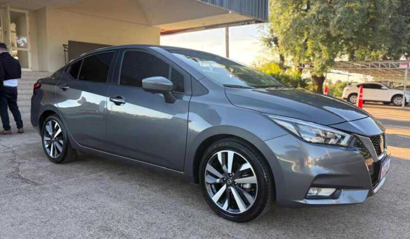 
								NISSAN Versa 1.6 Exclusive CVT completo									