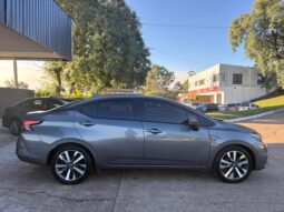 
										NISSAN Versa 1.6 Exclusive CVT completo									