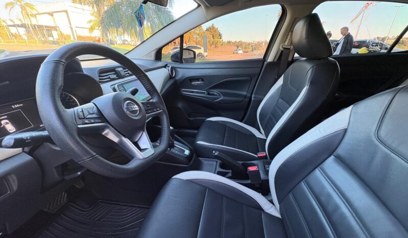 
								NISSAN Versa 1.6 Exclusive CVT completo									