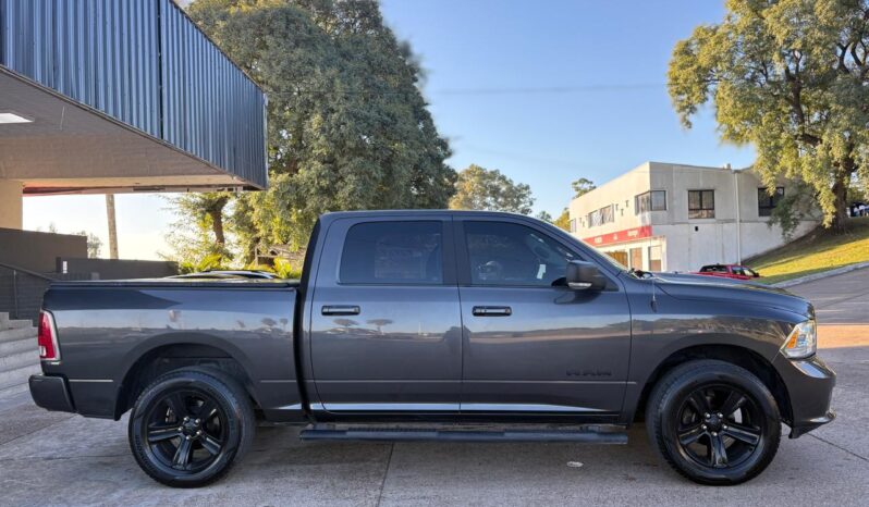 
								RAM 1500 SLT Laramie 5.7L AT 4×4 completo									