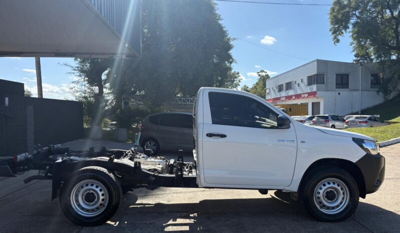 
								TOYOTA Hilux 4×2 DX 2.4 TDI MT CHASIS completo									