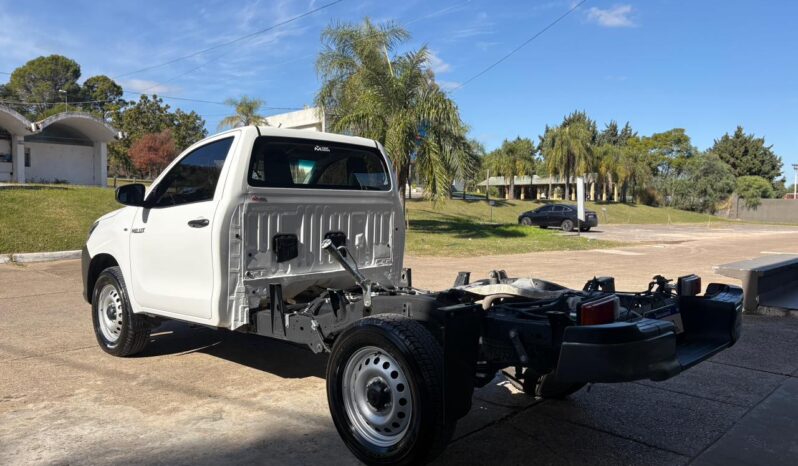
								TOYOTA Hilux 4×2 DX 2.4 TDI MT CHASIS completo									
