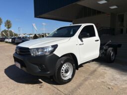 TOYOTA Hilux 4×2 DX 2.4 TDI MT CHASIS