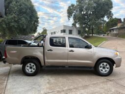 TOYOTA Hilux 4×4 Cabina Doble DX 2.5 TD