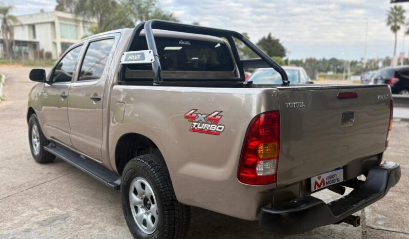 
								TOYOTA Hilux 4×4 Cabina Doble DX 2.5 TD completo									