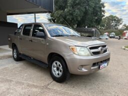 TOYOTA Hilux 4×4 Cabina Doble DX 2.5 TD