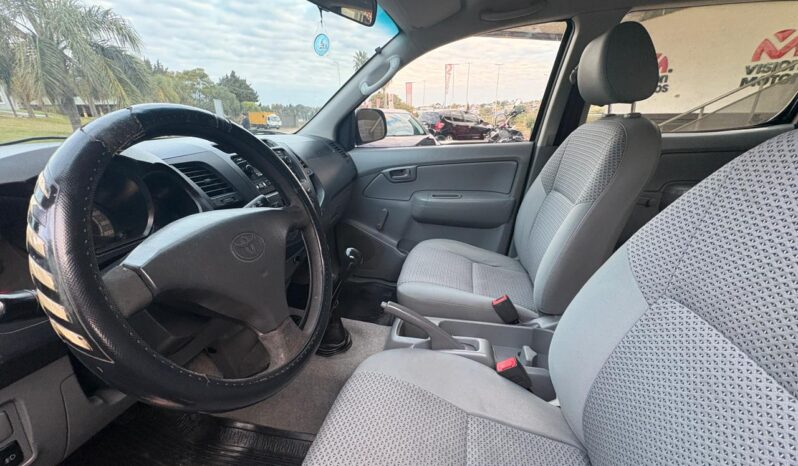 
								TOYOTA Hilux 4×4 Cabina Doble DX 2.5 TD completo									