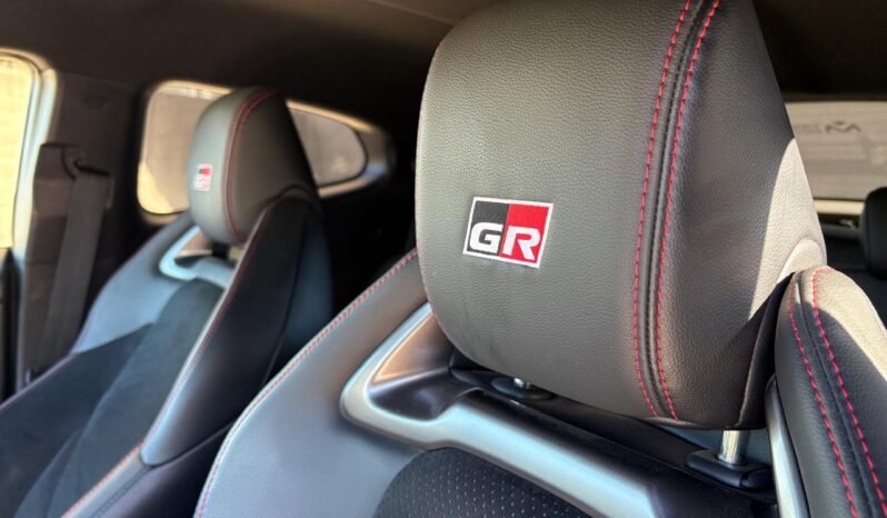 
								TOYOTA YARIS GR completo									