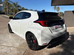 
										TOYOTA YARIS GR completo									