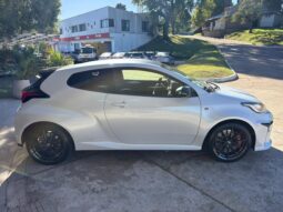 
										TOYOTA YARIS GR completo									