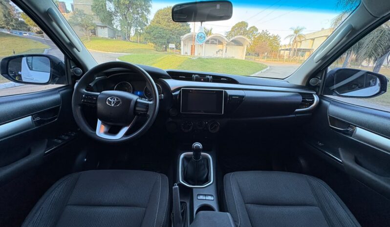 
								TOYOTA Hilux 4×2 SR 2.4 TDI MT completo									